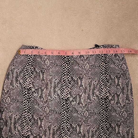 INC snakeskin print silk skirt - Picture 2 of 7